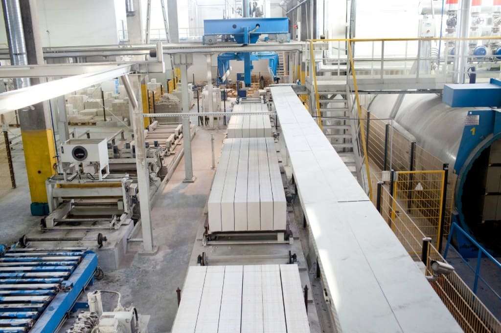 Производство бетонных блоков и плит: современные технологии и особенности строительных материалов - 1